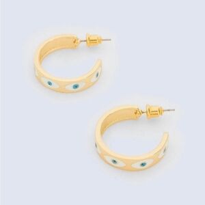 Chic Gold Hoop Earrings with Eye Motif